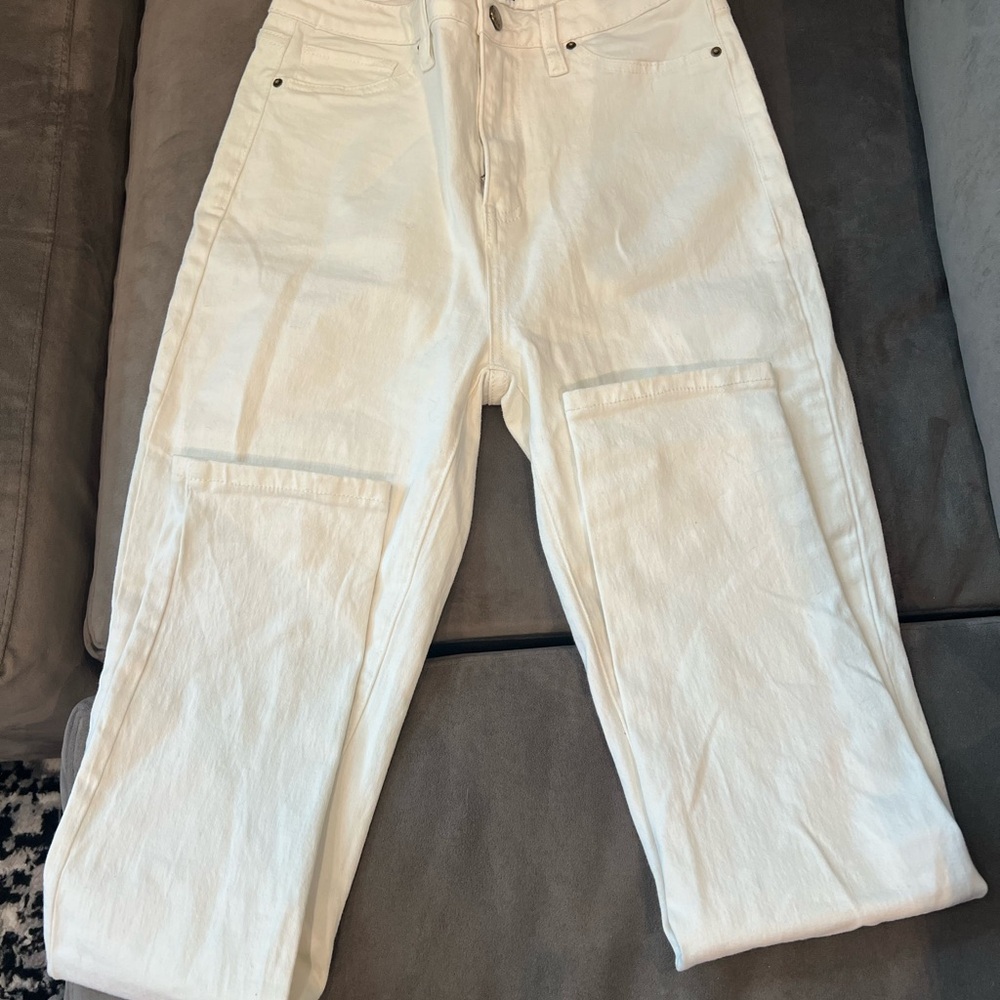 NWOT SHEIN WHITE SKINNY JEANS